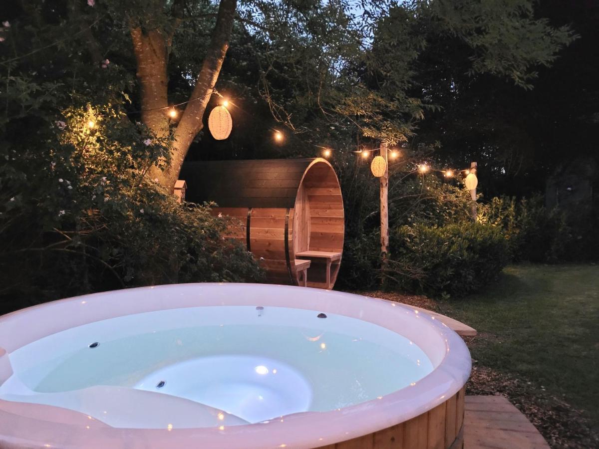 Bohemian Wellness Met Hottub & Sauna Ewijk Exterior photo