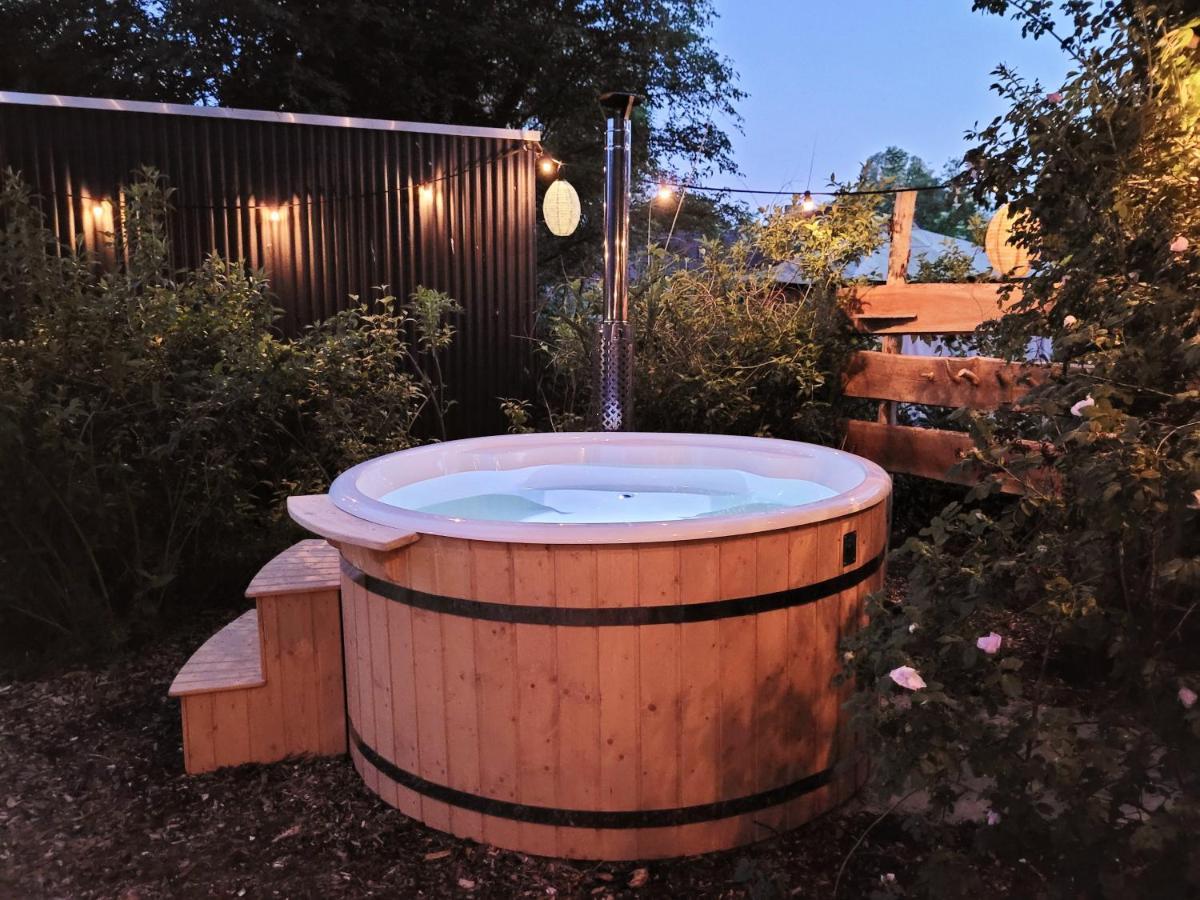 Bohemian Wellness Met Hottub & Sauna Ewijk Exterior photo